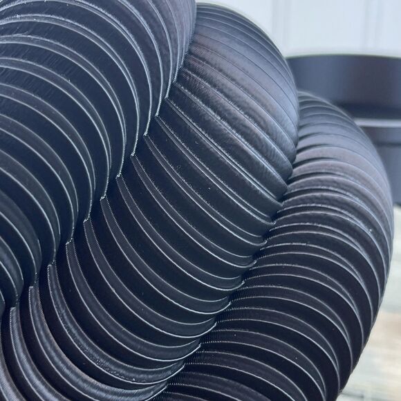 The Maro Planter Pot, Flower Pot, Indoor Planter w/ Drainage Holes - Picture 5 of 9